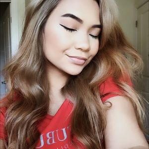 Meet your Posher, Claire